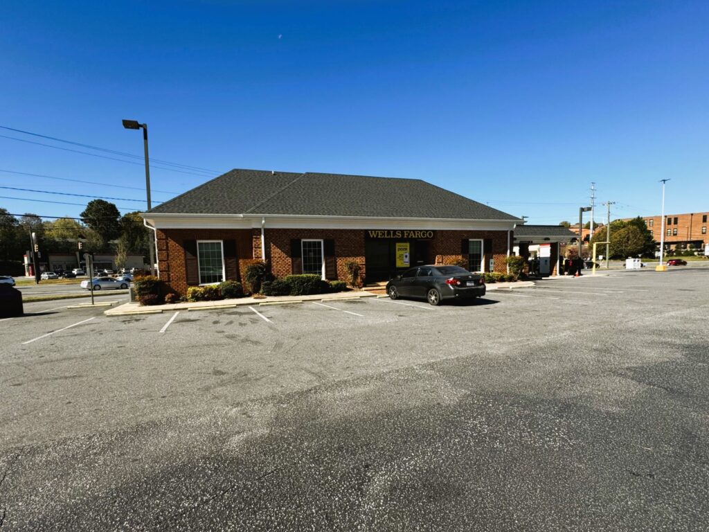 Wells Fargo Morganton Plaza